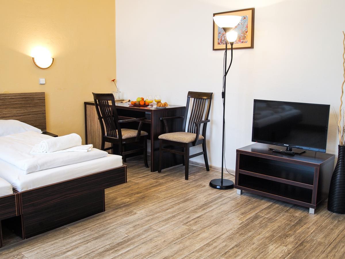 Hotel Faust Ντέτσιν Εξωτερικό φωτογραφία